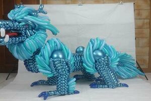 國三生的他用「500條氣球」，花了20小時，完成超驚人作品，更將挑戰世界大賽！