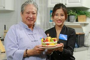 洪金寶67歲生日獲兒媳送驚喜，精神抖擻想早日當曾祖父