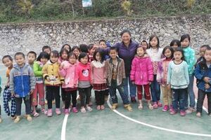 中國廣西一農婦打三份工，40年來資助87個孩子