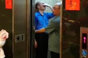 野生韓國瑜在電梯這一幕 讓韓粉好激動