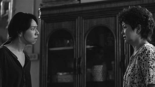 《小雁與吳愛麗》夏于喬(左)、楊貴媚飾演母女衝突戲份讓人揪心。(圖/牽猴子提供) 《小雁與吳愛麗》夏于喬(左)、楊貴媚飾演母女衝突戲份讓人揪心。(圖/牽猴子提供)