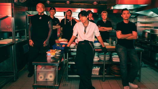 PIZZALI揪台中嘻哈圈好友Multiverse、西屯純愛組、Peatle一起拍MV。（圖／龍大謝音樂提供）
