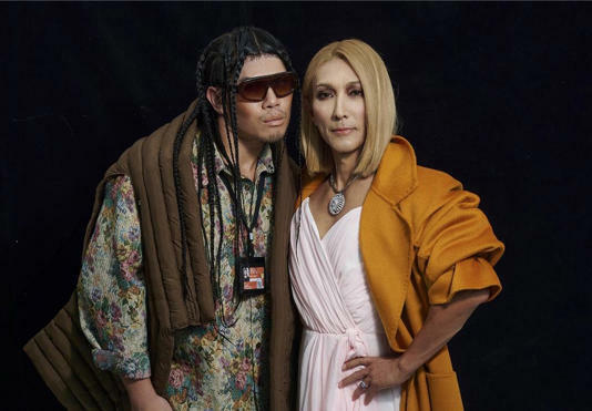 潘若迪(右)和網紅「Vicky老絲」復刻席琳狄翁與設計師Law Roach。(莫莉團隊提供) 潘若迪(右)和網紅「Vicky老絲」復刻席琳狄翁與設計師Law Roach。(莫莉團隊提供)