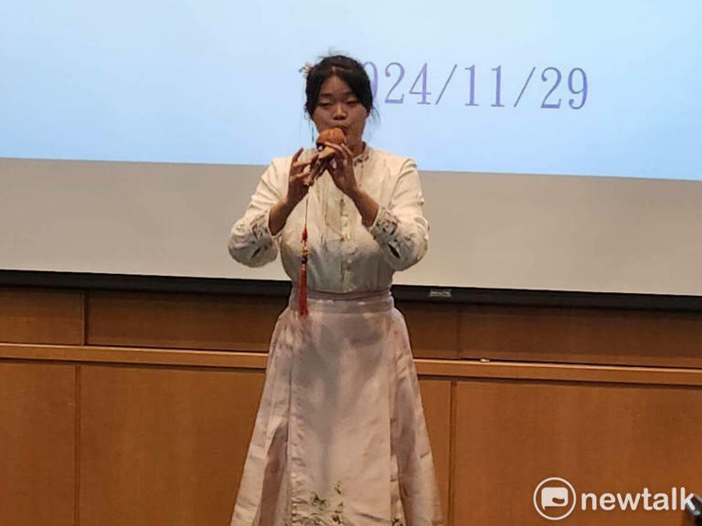 于書涵表演中國雲南的特別樂器葫蘆絲。 圖:黃建豪/攝 于書涵表演中國雲南的特別樂器葫蘆絲。 圖:黃建豪/攝