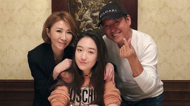 李翊君(左)與檢場(右)是演藝圈著名銀色夫妻檔。(圖/翻攝自王敏淳IG) 李翊君(左)與檢場(右)是演藝圈著名銀色夫妻檔。(圖/翻攝自王敏淳IG)
