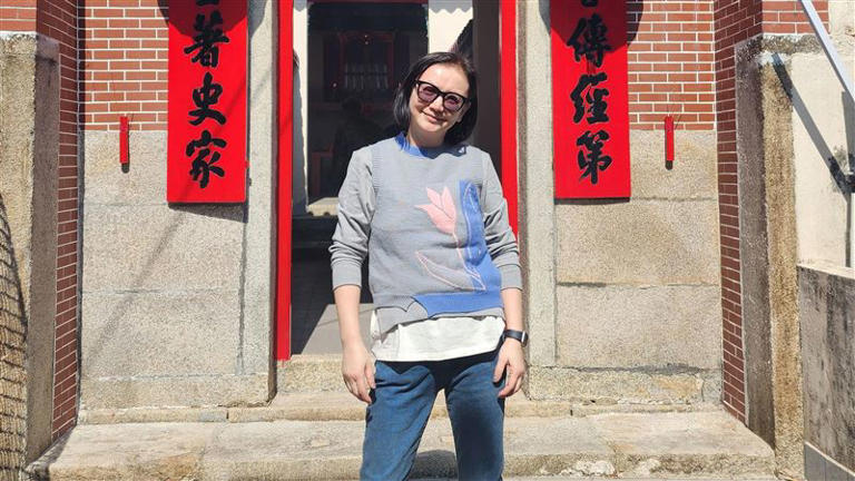 曾華倩返鄉祭祖。(圖/翻攝自曾華倩微博) 曾華倩返鄉祭祖。(圖/翻攝自曾華倩微博)
