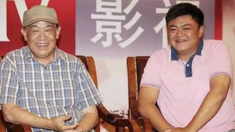 中國大陸50歲男星高亮(右)病逝。(圖/翻攝自@我是來吃瓜的 微博) 中國大陸50歲男星高亮(右)病逝。(圖/翻攝自@我是來吃瓜的 微博)