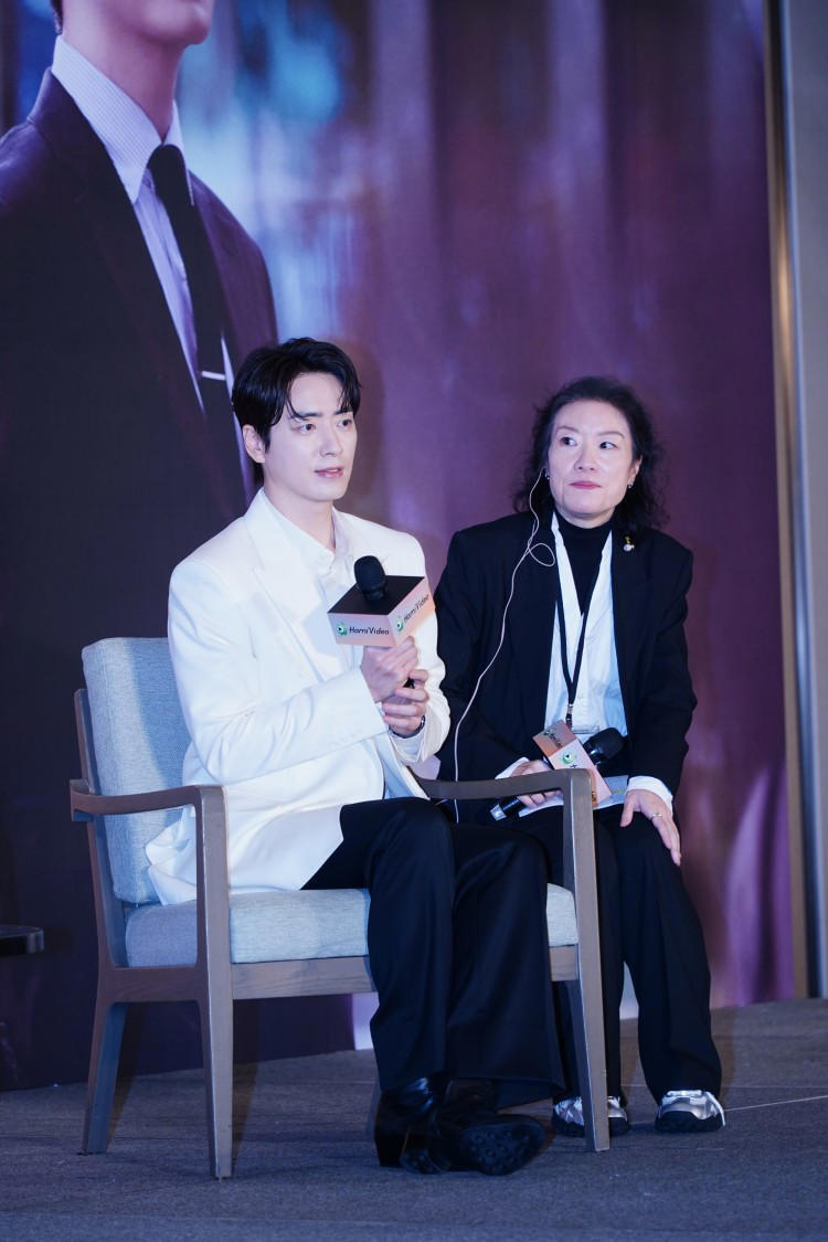 韓劇男神李浚赫來台寵粉!苦熬18年爆紅心聲竟「不知所措」,化身李安迷弟許願合作 韓劇男神李浚赫來台寵粉!苦熬18年爆紅心聲竟「不知所措」,化身李安迷弟許願合作