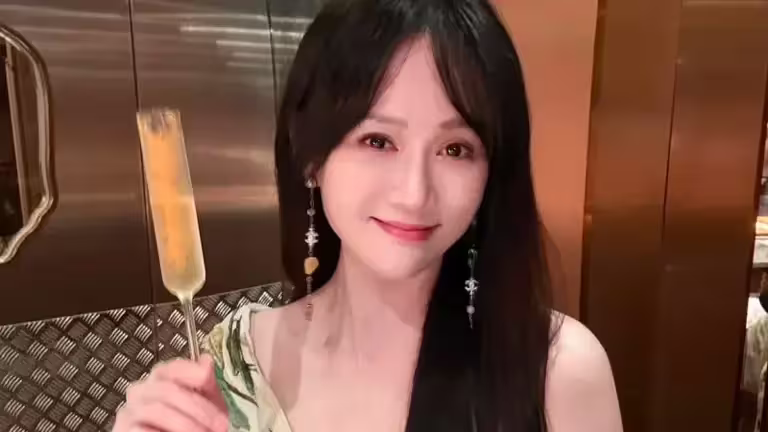 ▲陳喬恩在香港轉機時,遇到了一名男性地勤人員,對旅客態度非常不好,讓她爆氣發文。(圖/陳喬恩IG) ▲陳喬恩在香港轉機時,遇到了一名男性地勤人員,對旅客態度非常不好,讓她爆氣發文。(圖/陳喬恩IG)