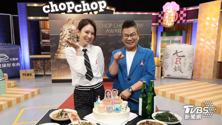 Melody（左）請辭和沈玉琳搭檔主持的《11點熱吵店》。（圖／資料照）