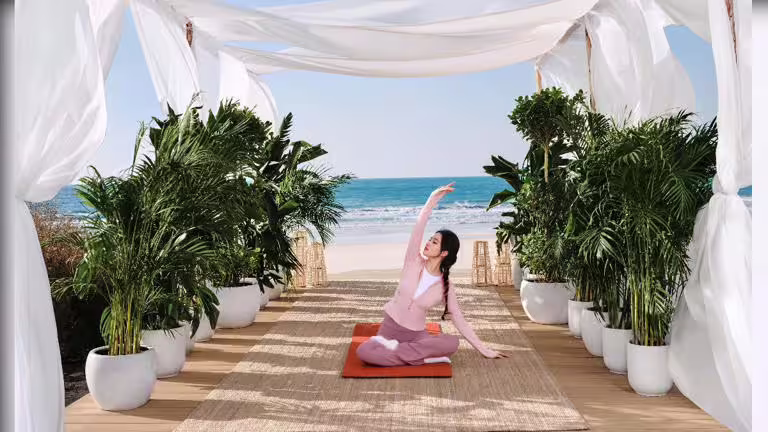 大陸人氣女星劉亦菲替阿布達比代言觀光。(圖/劉亦菲官方微博) 大陸人氣女星劉亦菲替阿布達比代言觀光。(圖/劉亦菲官方微博)