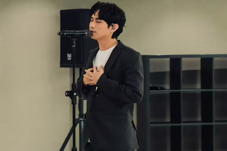 本屆入圍最佳華語男歌手的準歌王柏霖PoLin(泰雅族)獻唱歌曲,讓歌迷驚呼:嗓音好像吃了CD。圖-原文會提供 本屆入圍最佳華語男歌手的準歌王柏霖PoLin(泰雅族)獻唱歌曲,讓歌迷驚呼:嗓音好像吃了CD。圖-原文會提供