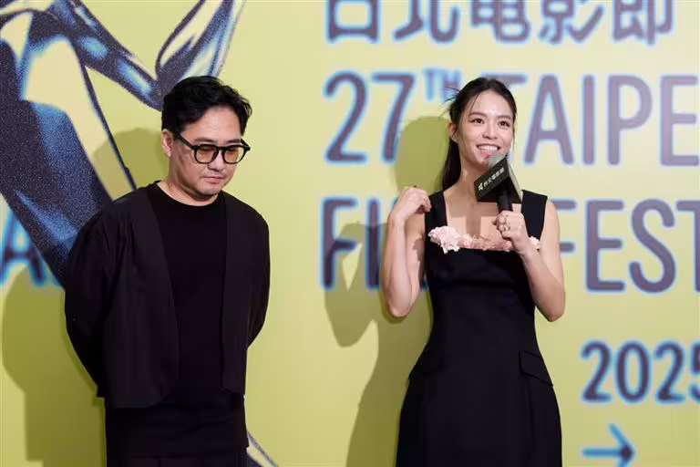 宋芸樺苦練半年韓文憶吻戲超害羞,導演朴相敏狂讚「合作完愛上她」。(圖/台北電影節提供) 宋芸樺苦練半年韓文憶吻戲超害羞,導演朴相敏狂讚「合作完愛上她」。(圖/台北電影節提供)