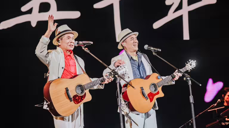 「清清楚楚二重唱」為民歌大巨蛋寫歌。(圖/中華音樂人交流協會提供) 「清清楚楚二重唱」為民歌大巨蛋寫歌。(圖/中華音樂人交流協會提供)