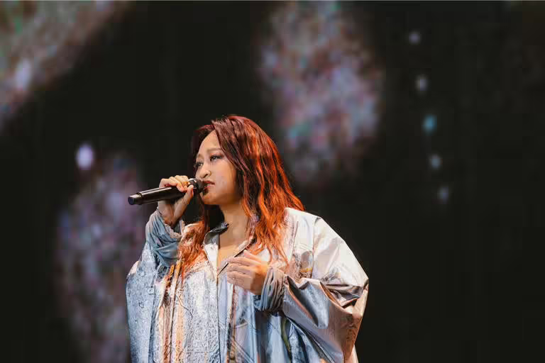 家家日前受邀擔任五月天《回到那一天》演唱會開場嘉賓，在大巨蛋大展歌喉。（相信音樂提供）