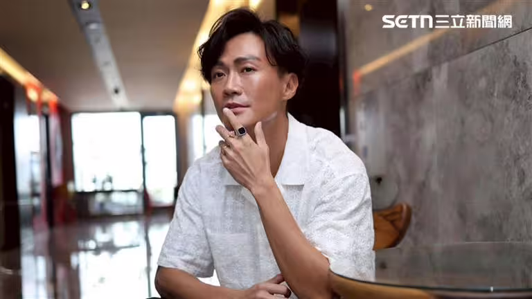 林俊逸接受三立新聞網專訪。(圖/記者鄭孟晃攝影) 林俊逸接受三立新聞網專訪。(圖/記者鄭孟晃攝影)
