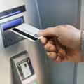 大阪宣布禁止「老人在ATM」前講電話！ 全日本開第一槍