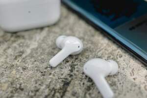 網紅耳機榮耀親選EarbudsX1，靠什麼圈粉數十萬人？