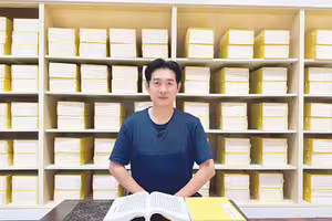 拋震撼彈！黃安驚爆「已出家」　62歲近況模樣全被拍