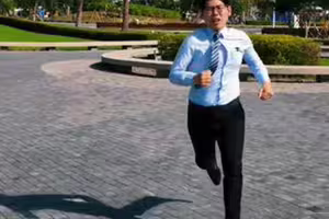 30秒一鏡到底拍2小時 爆紅房仲跑男自曝是I人