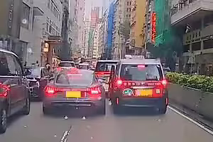 為搶車道 司機出奇招成功插隊 為搶車道 司機出奇招成功插隊
