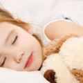 晚睡對孩子傷害真的太大育兒師簡單7步，讓孩子每晚9點前主動睡覺