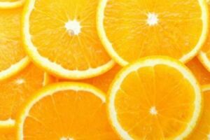 每天吃一個橙子，降低患中風、腸胃病概率，但營養師不建議榨汁喝