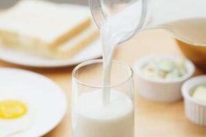 牛奶號稱「天然鈣片」，可喝完拉肚子怎麼辦？解決辦法其實很簡單