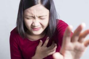 心梗來臨前絕非沒有動靜，睡覺時有3種表現，或是心臟受損
