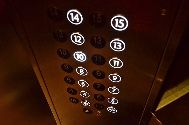 elevator-358249_640.jpg