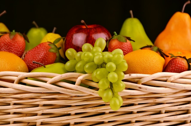 fruit-basket-1114060_640.jpg