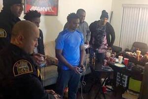 投訴鄰居深夜打電玩太吵鬧　沒想到警方到場竟出現超展開結局