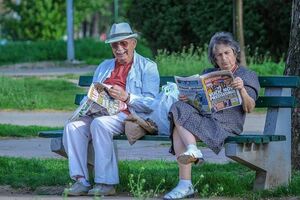 人啊，一轉眼就老了