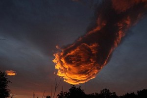 葡萄牙現怪異雲團 網友稱如同「上帝之手」