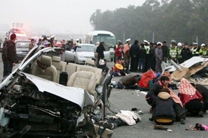 一場車禍讓他誤以為愛妻死了，沒想到再婚後妻子卻突然出現...兩人陷入危機，最後丈夫竟然這樣做...