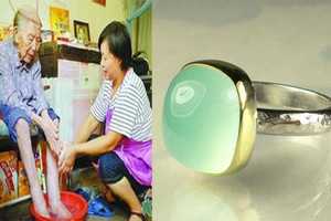 妻子惦記著婆婆的祖傳玉戒對她千依百順！想不到婆婆死後丈夫的話讓她淚流滿面！原來婆婆是...