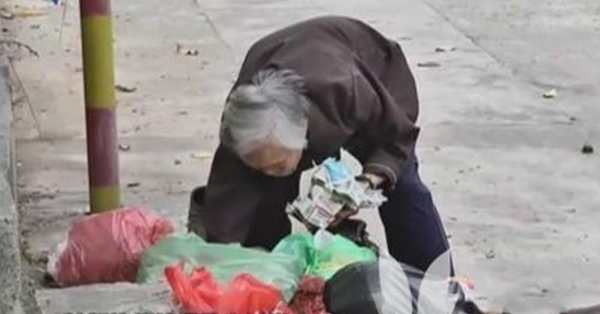 90歲老太太住別墅卻整天在街上撿垃圾！教授女兒說出真相讓人心痛的說不出話來了！