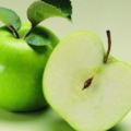顏色不同，功效不同，蘋果要挑適合自己吃的！，多吃青蘋果不僅能養肝解毒，，減少牙齦出