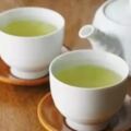 老人喝綠茶傷胃、紅茶養胃？闢謠：真正注意的，是別喝濃茶和涼茶