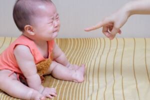 小心！喜怒無常的親子對話，會影響孩子的大腦發展