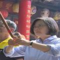 小英狂拜廟救選情？民吐槽：執政做好較重要
