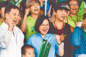 蔡英文回老家遭抗議被批秦始皇、隋煬帝後「第三大暴君」