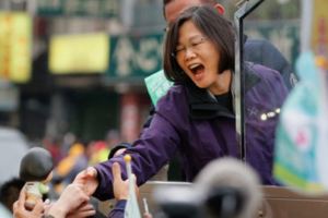 蔡英文：垃圾一直是讓台灣頭痛的問題.是只有我聽到垃圾就想到「蔬菜」？還是大家也有同感？