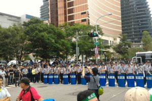 「如影隨形，遍地開花嗆小英」！今（7/17）日在台中開花！無能小英，看妳，還能躲到哪裡？