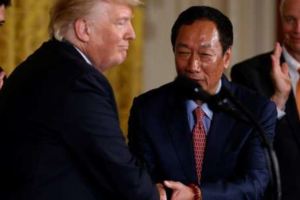 郭董確定「狠砸3000億」在美國設廠，他登上白宮讓川普大讚「世界上最偉大的企業家」！