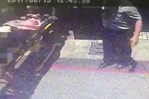 【新聞】高雄婦人和老公吵架，婦人持刀刺進腹部自殘：好痛阿～