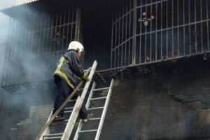 全台大停電苗栗民宅疑點蠟燭釀火災1死1傷