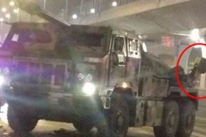 高原利器增援西藏中國車載155毫米新榴彈砲曝光