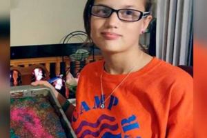 愛著「地獄之母」，青少年燒死了殘忍