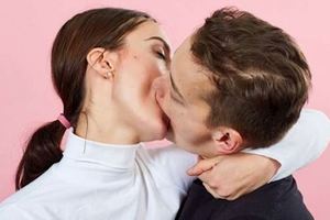 18種「會吻到全身慾火難耐」的接吻方式　浪漫又激情今晚就試一試吧